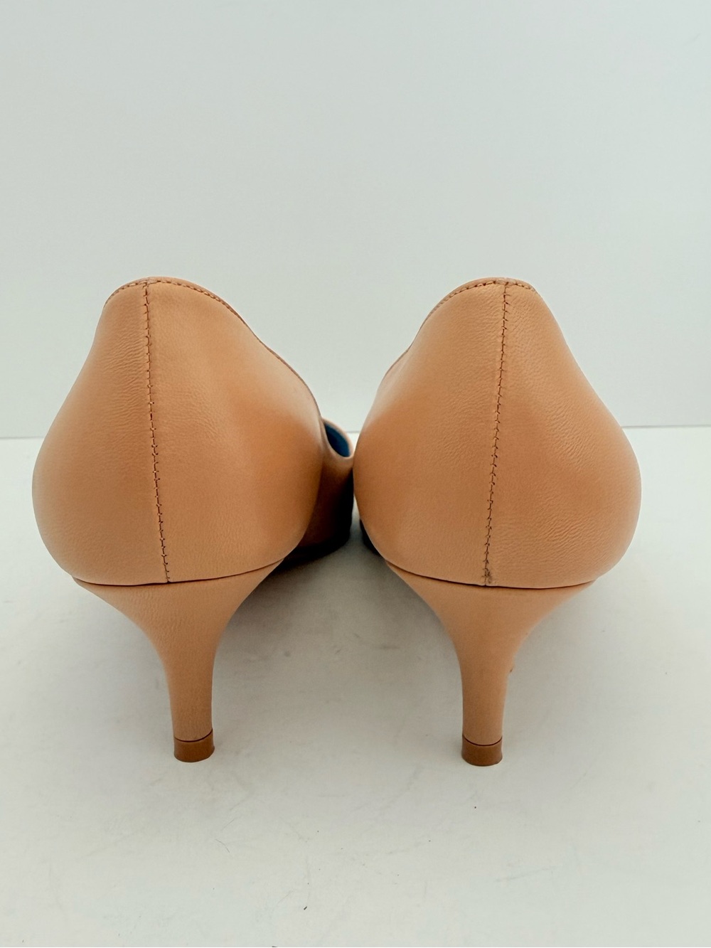 Prada Logo Bow Kitten Heel Pumps Beige Apricot Blue Leather EU 38.5 US 8.5 - Picture 4 of 11